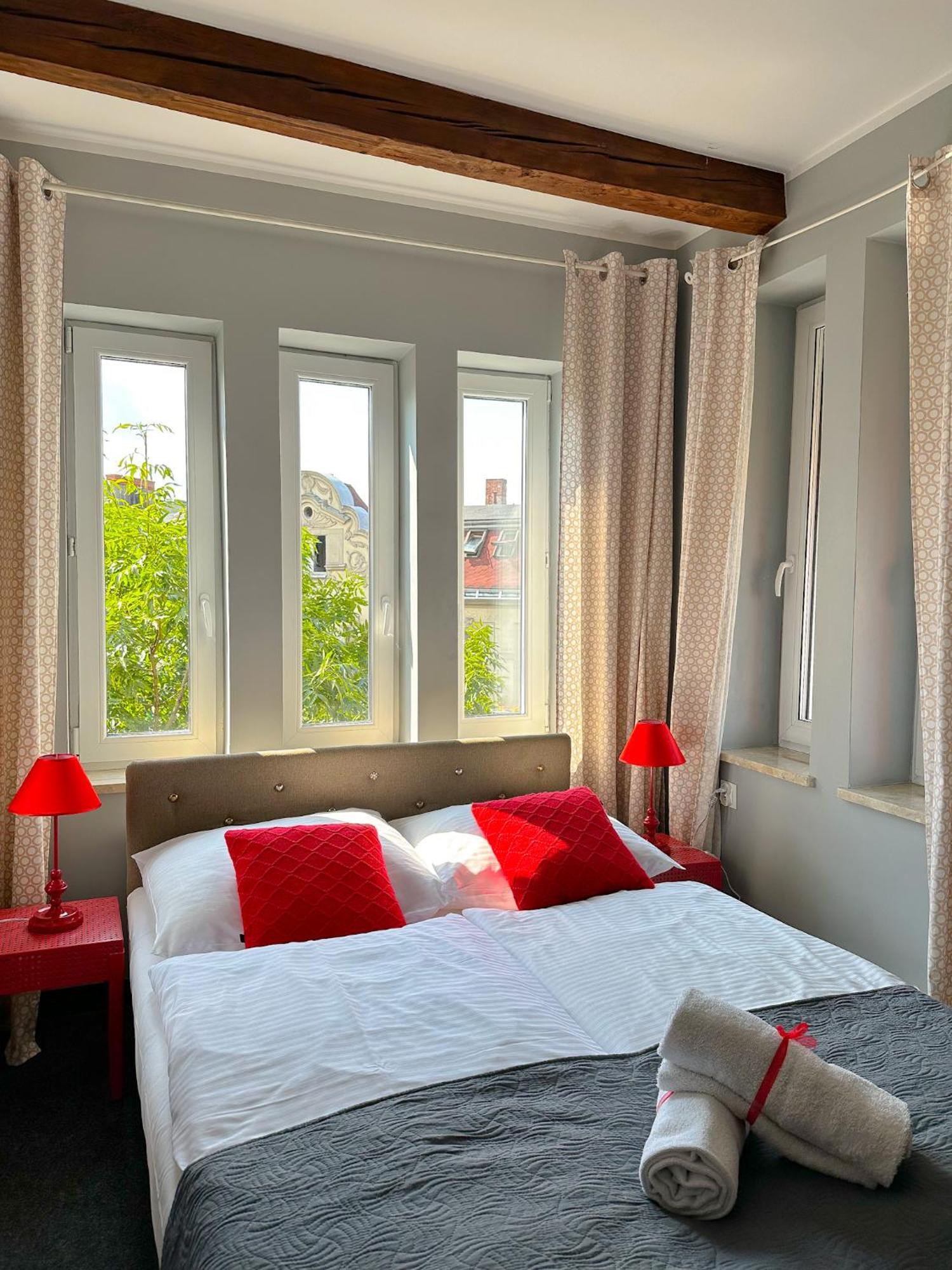 Expolis Residence - City Center Mtp Targi - 24H #Betterthanyourex Poznan Exterior photo